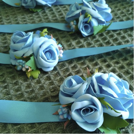 Бутоньерки "Голубые розы"